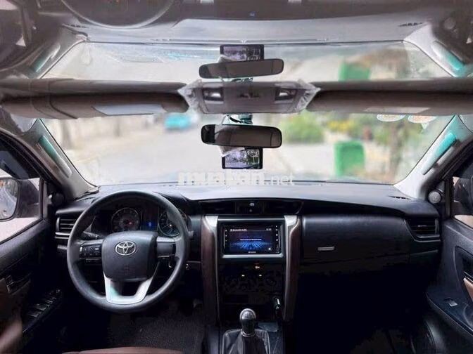 Toyota Fortuner 2.4G 4x2 MT 2019 Màu Bạc 110000 Km