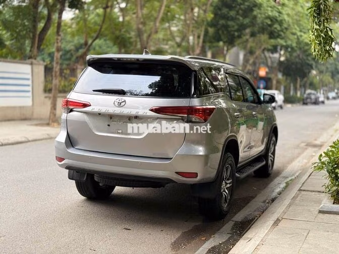 Toyota Fortuner 2.4G 4x2 MT 2019 Màu Bạc 110000 Km