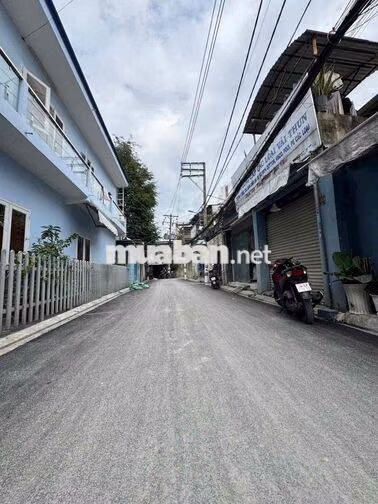 cho thuê nhà hẻm tải khu bảy hiền p11 tb. DT: 6m x 30m giá 23tr