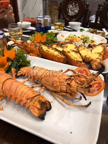 Quán Ốc Gò Dầu cần tuyển 10 phuc vụ nam nữ