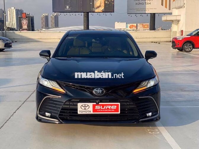 Toyota Camry 2.5Q 2022 Đen 43.000km