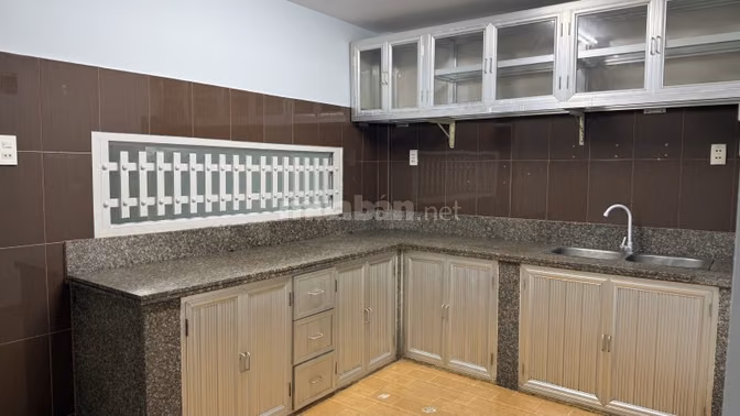 Giá 8tỷ3 liên hệ Huyền 24/7 chuyên nhà phố chính chủ