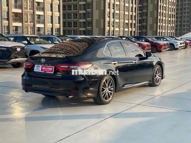Toyota Camry 2.5Q 2022 Đen 43.000km
