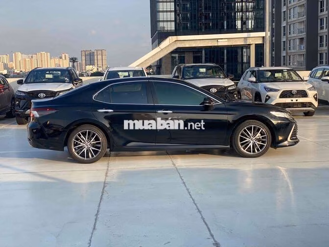 Toyota Camry 2.5Q 2022 Đen 43.000km