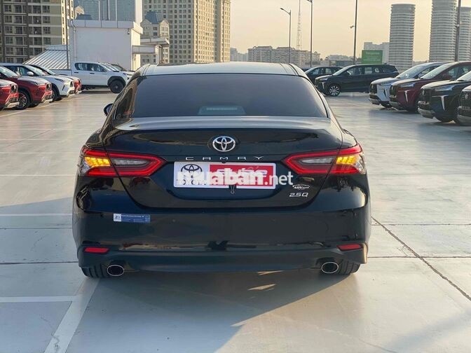 Toyota Camry 2.5Q 2022 Đen 43.000km
