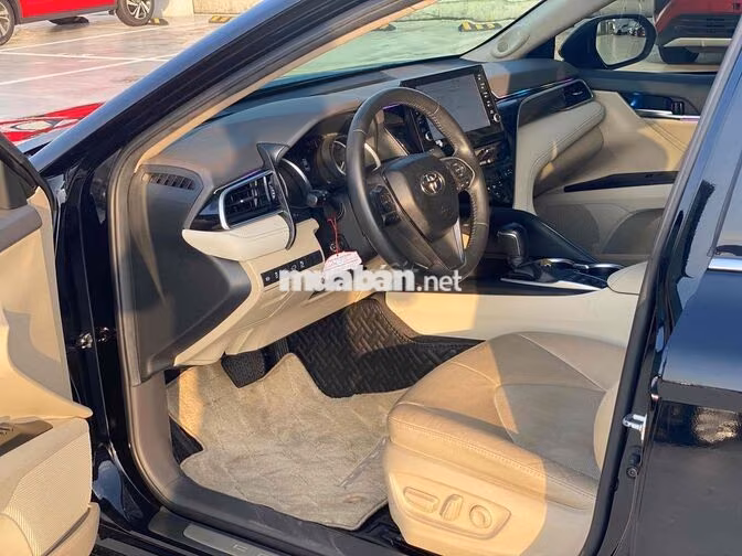 Toyota Camry 2.5Q 2022 Đen 43.000km