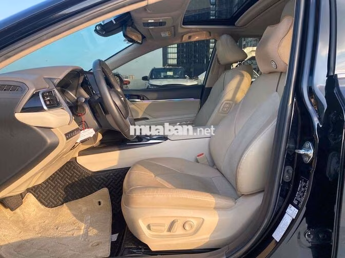 Toyota Camry 2.5Q 2022 Đen 43.000km