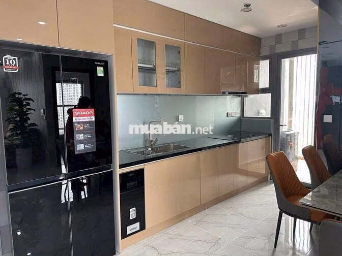 Cho thuê căn hộ 3pn đầy đủ nội thất chỉ 14tr5 tại Goldora Plaza