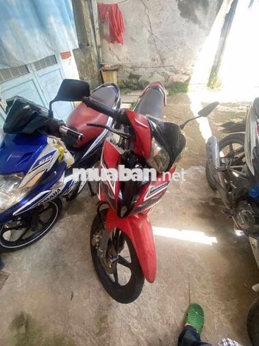 Yamaha màu Đỏ