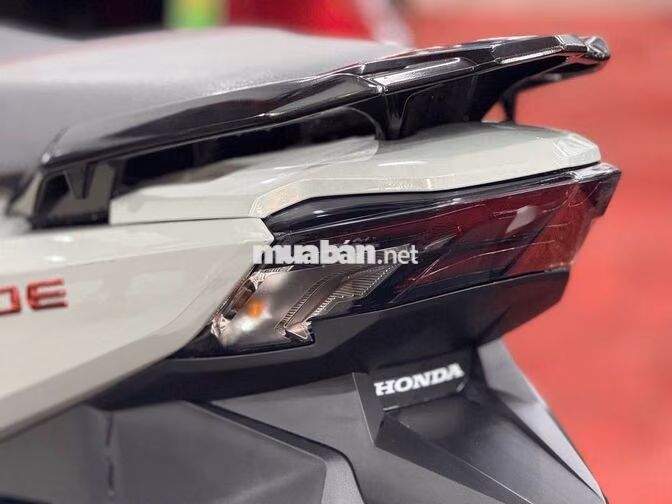 Honda Air Blade 125 4V 2025 Xám đỏ 7000 Km