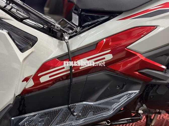 Honda Air Blade 125 4V 2025 Xám đỏ 7000 Km