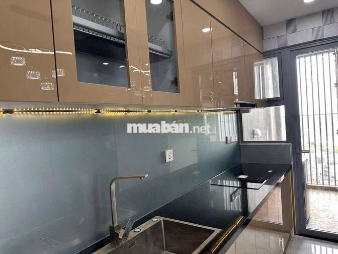 Cho thuê căn hộ 3pn đầy đủ nội thất chỉ 14tr5 tại Goldora Plaza
