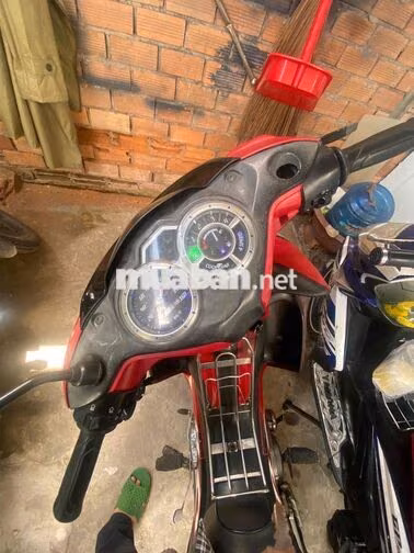 Yamaha màu Đỏ
