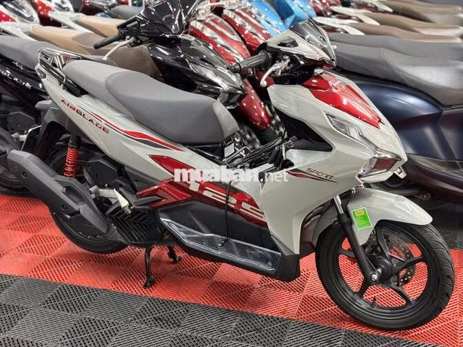 Honda Air Blade 125 4V 2025 Xám đỏ 7000 Km