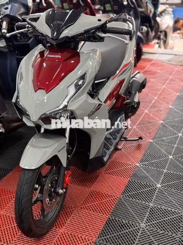 Honda Air Blade 125 4V 2025 Xám đỏ 7000 Km