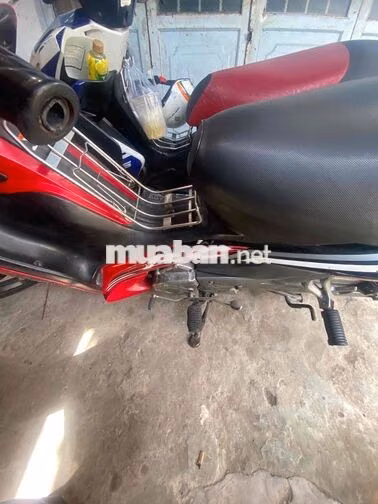 Yamaha màu Đỏ