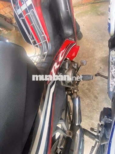 Yamaha màu Đỏ