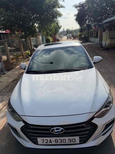 Hyundai Elantra Sport 2018 Trắng Tự động
