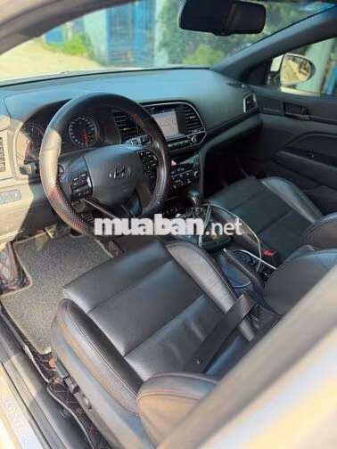 Hyundai Elantra Sport 2018 Trắng Tự động