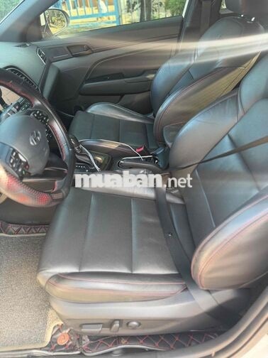 Hyundai Elantra Sport 2018 Trắng Tự động