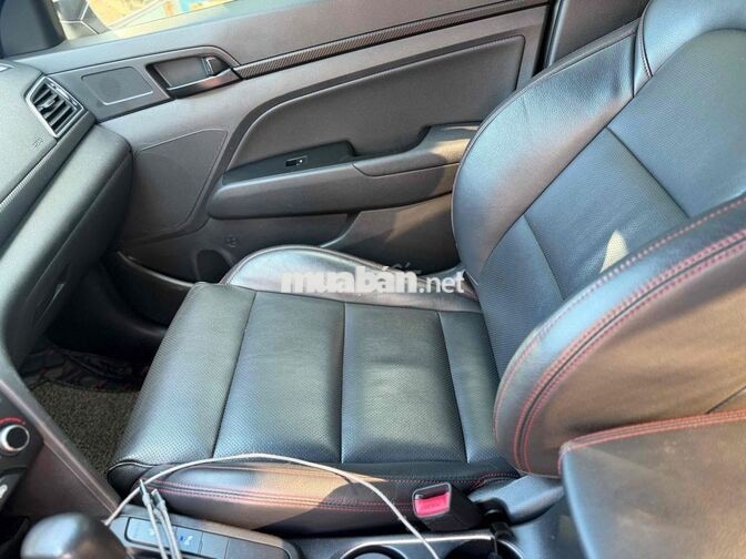 Hyundai Elantra Sport 2018 Trắng Tự động