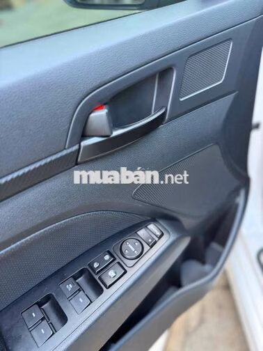 Hyundai Elantra Sport 2018 Trắng Tự động