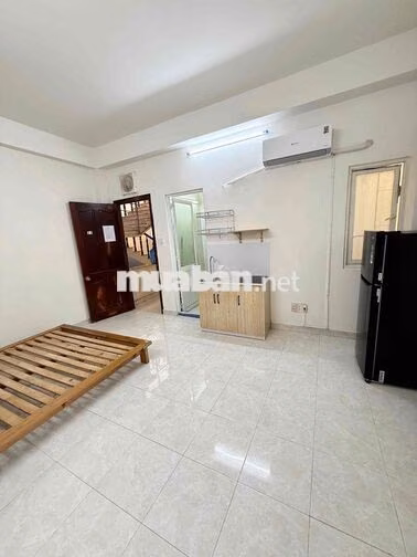 CHO THUÊ PHÒNG TRỌ FULL NỘI THẤT RỘNG RÃI CỬA SỔ GIÁP QUẬN 10