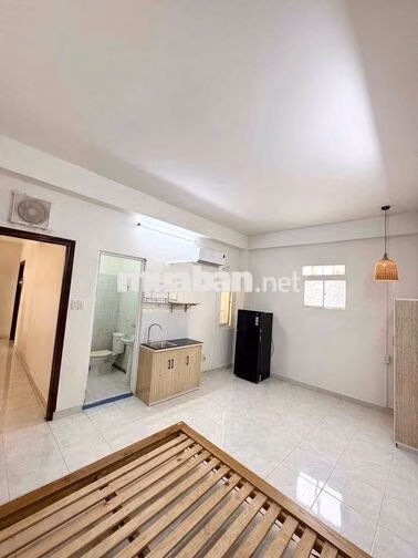 CHO THUÊ PHÒNG TRỌ FULL NỘI THẤT RỘNG RÃI CỬA SỔ GIÁP QUẬN 10