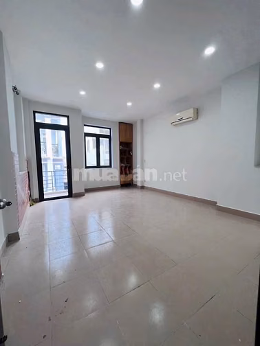 NGAY UBND BÌNH THẠNH - HẺM 2 XE HƠI NÉ NHAU - 7.X TỶ 