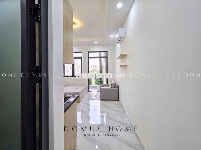 Phòng Ban Công Xinh Thoáng 5' Tới Công Viên Đầm Sen
