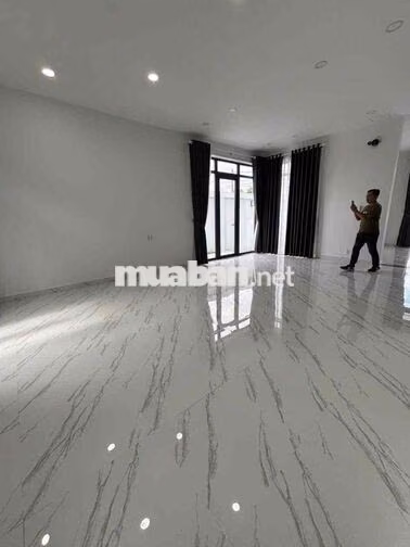 Cho thuê biệt thự KDC Phú Xuân nhà bè giá 18tr Ưu tiên lâu dài