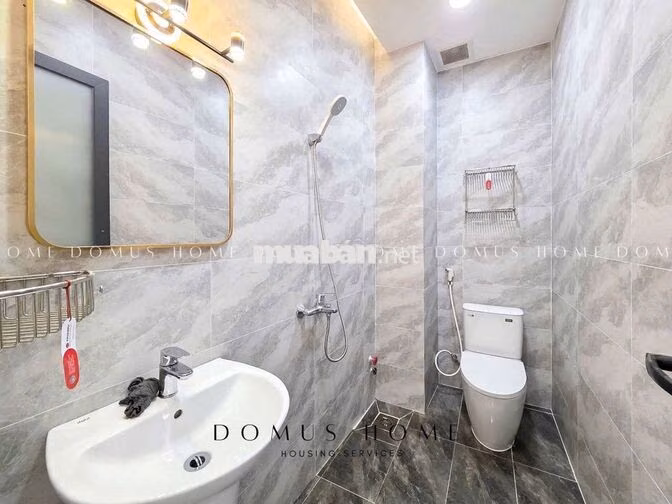 Phòng Ban Công Xinh Thoáng 5' Tới Công Viên Đầm Sen