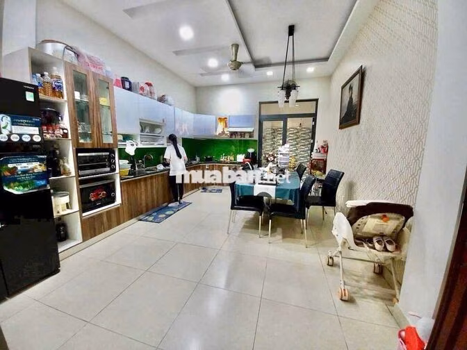 Nhà 1 Trệt 3 Lầu 5PN 4,2x23m KDC Kiều Đàm Gần Lottlemart Quận 7