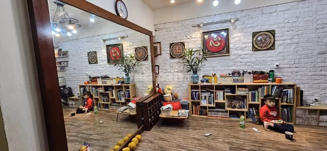 Cho thuê căn hộ tập thể tầng 2 phố Láng Hạ Hà Nội 