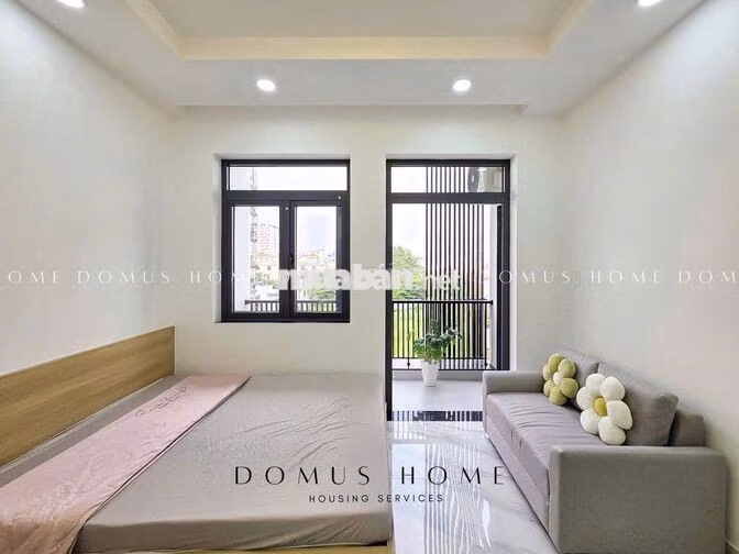 Phòng Ban Công Xinh Thoáng 5' Tới Công Viên Đầm Sen