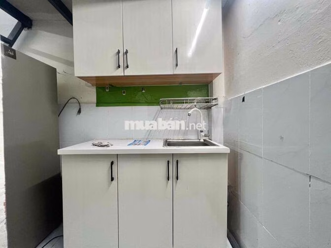 4.0oo.o00 gác lửng cửa sổ full nội thất gần UFM, KCX Tân Thuận