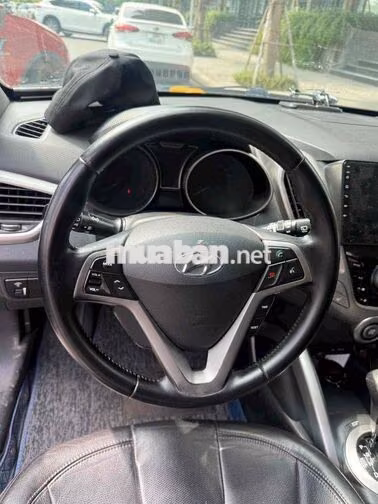 Hyundai Veloster 2011 Tự động Trắng
