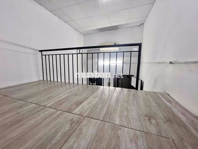 4.0oo.o00 gác lửng cửa sổ full nội thất gần UFM, KCX Tân Thuận