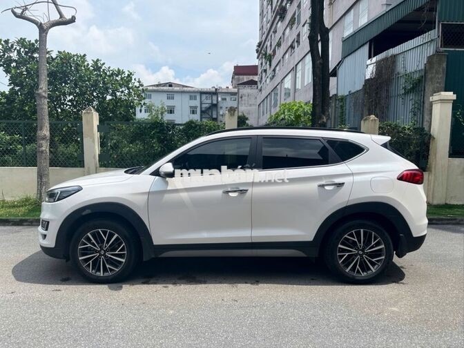 Hyundai Tucson 2021 2.0 AT Đặc biệt Trắng