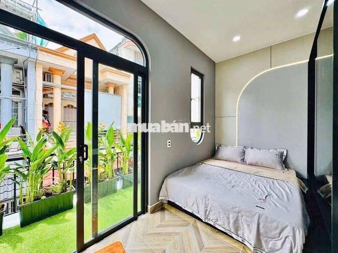 nhà mới sạch sẽ full nội thất cao cấp 