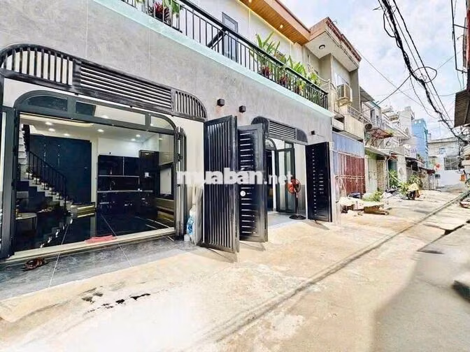 nhà mới sạch sẽ full nội thất cao cấp 