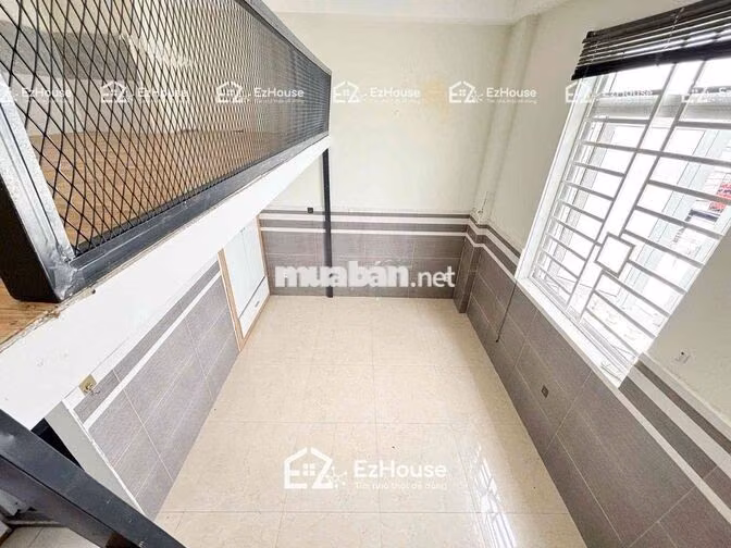 GIẢM 50% TIỀN PHÒNG CHO PHÒNG RỘNG GÁC CAO CỬA SỔ TRỜI PHẠM VĂN CHIÊU