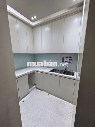 TRUNG TÂM MẶT TIỀN QUẬN 1 - 8X9m - 5 TẦNG - GIÁ: 60 TRIỆU/THÁNG