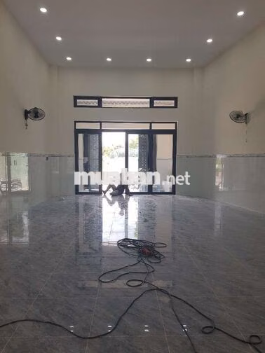 NHÀ MỚI TINH, 1 TRỆT 1 LỬNG DT 5×20 NỞ HẬU 9M. CÓ 2PN,1WC. ĐƯỜNG LỚN