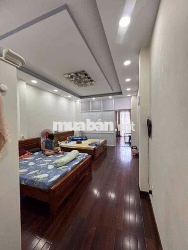 Nhà bán DT 4x25 .2 lầu sân thượng 5 phòng 4 wc P2 Q8