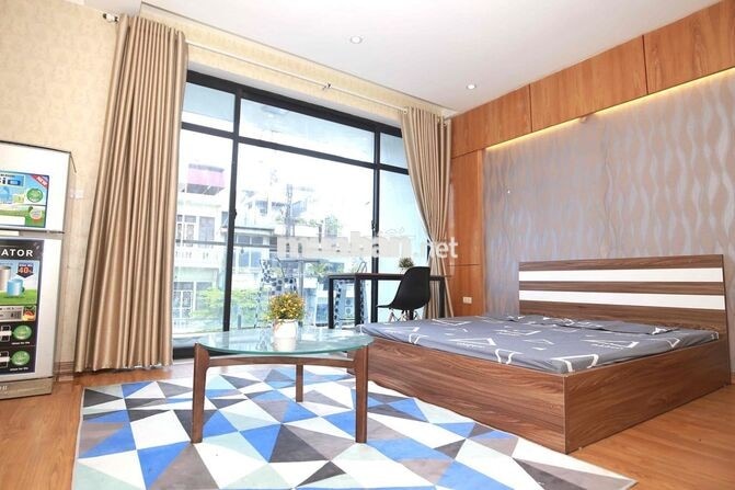 Căn hộ mini Vip mặt đường, ban công ốp kính phố trung tâm kinh doanh