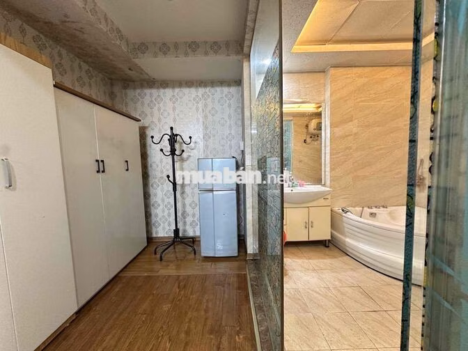 Căn hộ mini Vip mặt đường, ban công ốp kính phố trung tâm kinh doanh