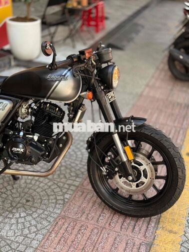 GPX Legend 200 Cafe Racer