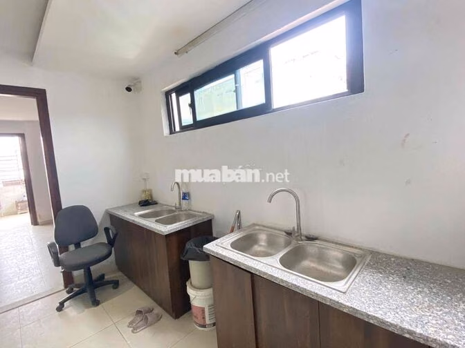 Căn hộ mini Vip mặt đường, ban công ốp kính phố trung tâm kinh doanh