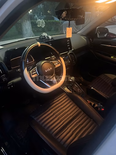 KIA SONET LUX 1.5 AT 2023 Trắng 30000 km (biển HN)